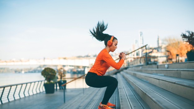 RMF Extra: Ćwiczenia na brzuch to nie tylko brzuszki! Sprawdź jak jeszcze możesz wymodelować swój brzuch!