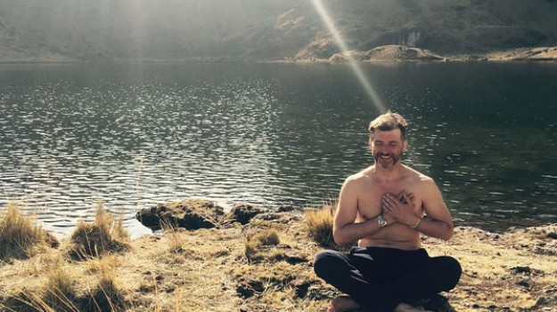 RMF Extra: Tomasz Kammel kąpie się nago w Peru