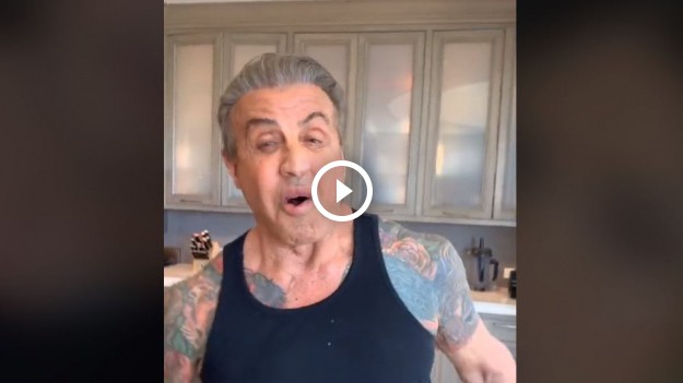 RMF Extra: Sylvester Stallone na Tik Toku! "Wygląda jakby miał maskę ze swoją podobizną"