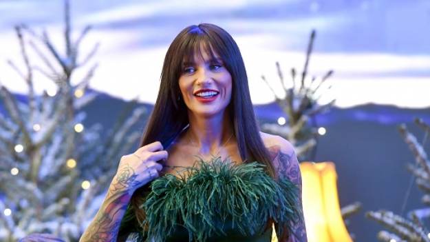 RMF Extra: To on skradł serce Karoliny Gilon? Znacie go z "Love Island"! 