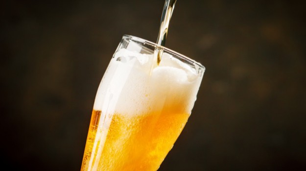 RMF Extra: GIS ostrzega. Szkło w popularnym piwie. Producent wycofuje produkt ze sprzedaży