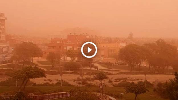 RMF Extra: Pomarańczowe niebo nad Europejczykami. Czym jest kalima? [WIDEO]