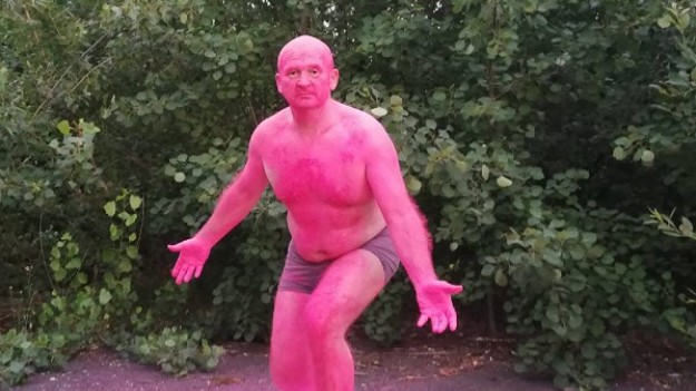 RMF Extra: RMF Koncert Tour. Słuchacz przefarbował się na... różowo, by zdobyć dla żony bilet na koncert P!nk! [WIDEO]