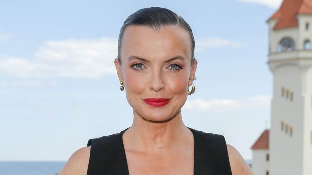 RMF Extra: Kasia Sokołowska pozuje bez biustonosza na okładce magazynu. "Moda to emocje" [FOTO]