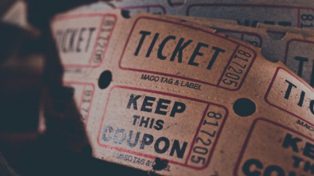 RMF Extra: Zarabiał pieniądze na sprzedaży fikcyjnych biletów na imprezy kulturalne i sportowe