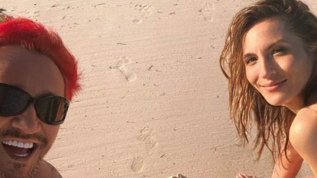 RMF Extra: Michał Wiśniewski pokazał gorące zdjęcie roznegliżowanej żony. Pola nigdy nie pokazała tak wiele [FOTO]