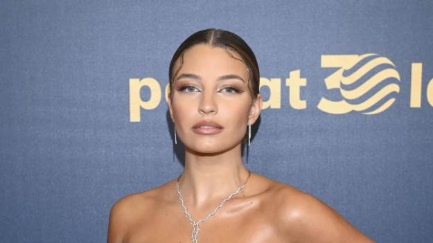 RMF Extra: Julia Wieniawa w czerwonej bieliźnie. Prześwitujący materiał nie zakrył wiele