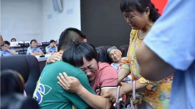 RMF Extra: Chiny. Przejechał pół miliona kilometrów w poszukiwaniu dziecka. Po 24 latach odnalazł uprowadzonego syna