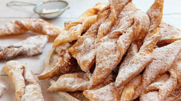 RMF Extra: Tłusty czwartek 2026. Najlepszy przepis na faworki Ewy Wachowicz