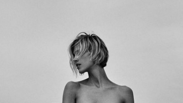 RMF Extra: Anja Rubik kompletnie nago. Przytyła? "Trochę się zaokrągliłaś"