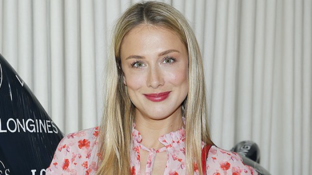 RMF Extra: Natalia Klimas skrytykowana za sesję ciążową! "Przez bluzkę nie widać, musiała wywalić brzuch, słabe"