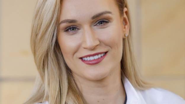 RMF Extra: Kamila z "Rolnik szuka żony" w mini na weselu Joanny i Kamila. Pokazała nowe zdjęcia! "To była noc pełna zabawy" 