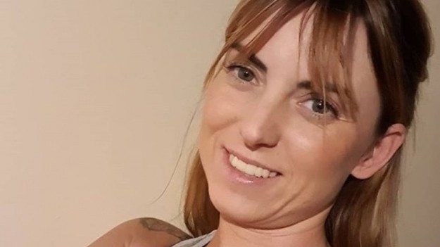 RMF Extra: Rolnik szuka żony. Anna Stelmaszczyk odsłoniła ciało! Słoneczne kadry w bikini trafiły do sieci