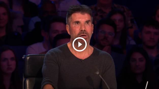 RMF Extra: Uczestnik "Mam talent" stanął w płomieniach na scenie. Jurorzy zamarli! To najniebezpieczniejszy sposób na ułożenie kostki Rubika [WIDEO]