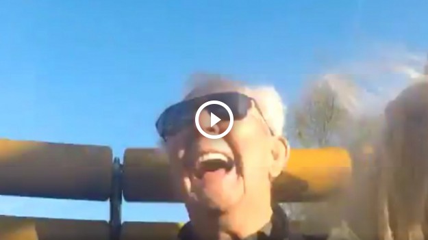 RMF Extra: 105-letni dziadek poszedł na roller coaster. Bawił się świetnie i pobił rekord świata!