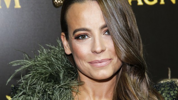 RMF Extra: Anna Mucha kusi głębokim dekoltem! "Uwodzenie perfekcyjne" - komplementują internauci