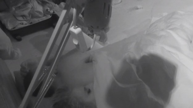 RMF Extra: "Big Brother". Igor znalazł pocieszenie po Angelice? Po imprezie obudził się w łóżku z Magdą