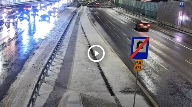 RMF Extra: Drogowe absurdy w Warszawie. Zatrzymał się na drodze ekspresowej, żeby stanąć na głowie. Inny zablokował ruch, żeby zrobić zdjęcie w tunelu [WIDEO] 