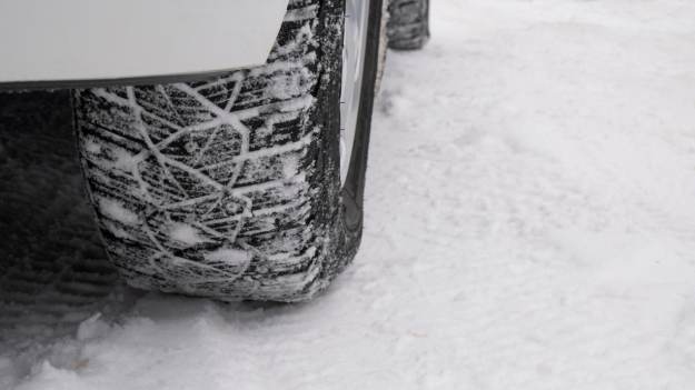 RMF Extra: Opony zimowe czy całoroczne? Niemiecki ranking opon: produkty z Polski w czołówce