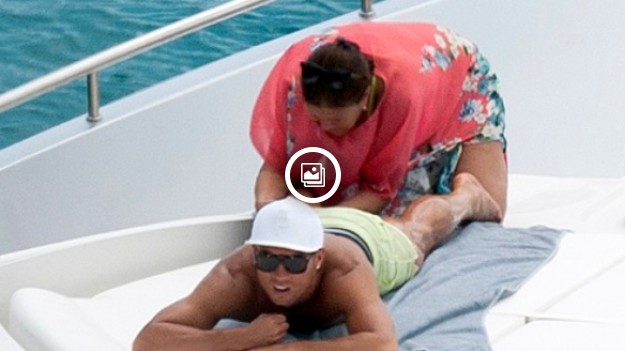 RMF Extra: Cristiano Ronaldo wypoczywa z mamą na Ibizie