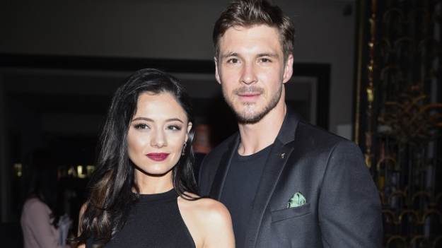 RMF Extra: Mikołaj Roznerski pokazał zdjęcie z Adrianą Kalską. Tak nawiązał do serialowego związku! "A tam się dzieje"