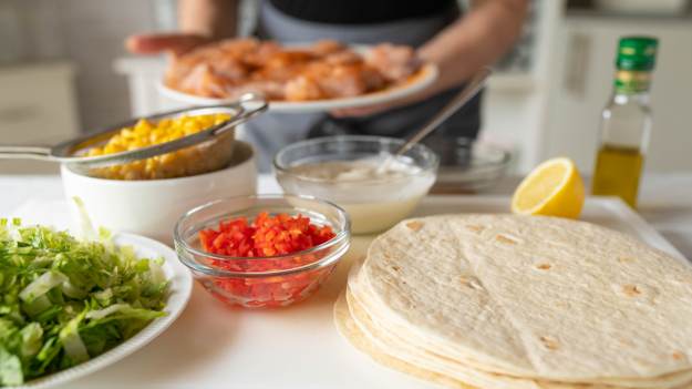 RMF Extra: Polacy je uwielbiają, ale eksperci ostrzegają. Mogą szkodzić zdrowiu