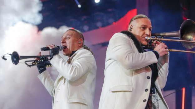 RMF Extra: Koronawirus w Polsce. Co z sylwestrami Polsatu, TVN-u i TVP? Stacje przedstawiają swoje stanowiska