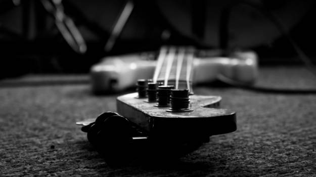 RMF Extra: Nie żyje były członek grupy Bajm. Przyjaciel z zespołu żegna zmarłego muzyka. "Jeszcze zagramy na górze"