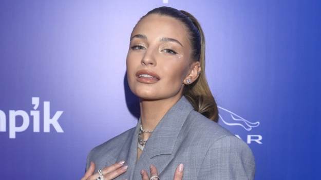 RMF Extra: Wieniawa i Rozbicki rozstali się? Julia pokazała się z "tajemniczym blondynem". Spędzają razem urlop [ZDJĘCIA]