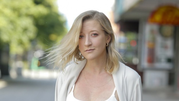 RMF Extra: Lara Gessler pokazała ślubne zdjęcia. Ciężarna gwiazda już po ślubie! [FOTO]