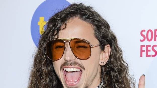 RMF Extra: Michał Szpak z krótkimi włosami! Niespodziewana metamorfoza wprawiła fanów w osłupienie [FOTO]