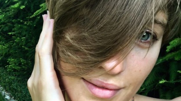 RMF Extra: Renata Kaczoruk opublikowała odważne zdjęcia z wakacji. Fan zniesmaczony: "Jakie to niskie jest"