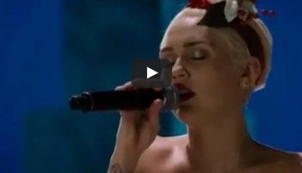 RMF Extra: Miley Cyrus śpiewa "Cichą noc"! Będzie skandal?