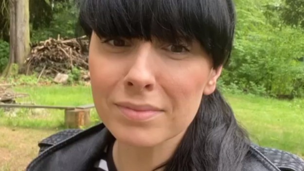 RMF Extra: Tatiana Okupnik pokazuje, co choroba robi z jej ciałem. Artystka cierpi na nieuleczalną przypadłość [WIDEO]