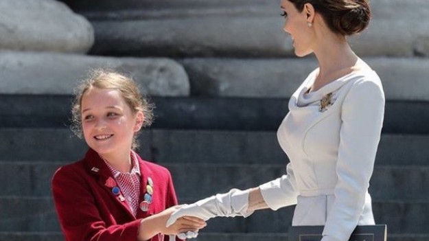 RMF Extra: Angelina Jolie jak księżna Kate. Można je ze sobą pomylić!