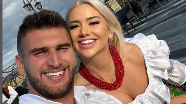 RMF Extra: Josie z "Love Island" w skąpym bikini. Tak bawi się na wakacjach. "A gdzie Góral?" - dopytują internauci