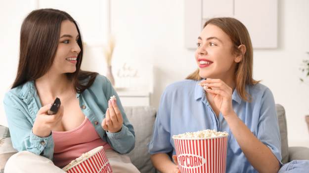 RMF Extra: Fani „Tego lata stałam się piękna” mają nowy serial. Prime Video prezentuje „Każde kolejne lato”