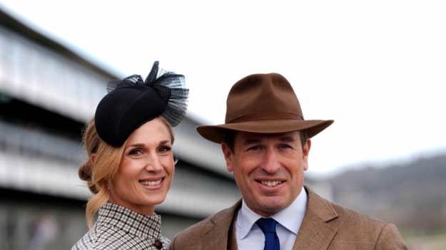 Tak wygląda „ulubiony wnuk” królowej Elżbiety...