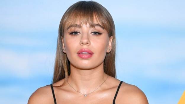 RMF Extra: Oliwia Bieniuk w przezroczystej bluzce. Pokazała, jak wyszykowała się na imprezę [FOTO]