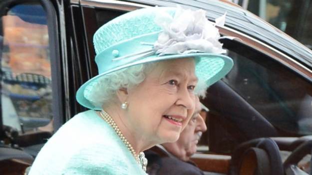 RMF Extra: Wojna w Ukrainie. Królowa Elżbieta II tymi gestami wyraziła solidarność z walczącymi. Wybrała oryginalny sposób! [ZDJĘCIE]