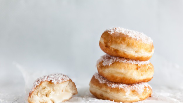 RMF Extra: Tłusty czwartek 2021. Przepis na pyszne pączki od Roberta Makłowicza