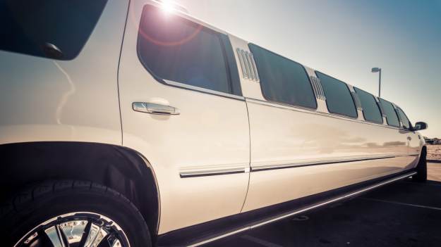 RMF Extra: Rekord Guinnessa! Na ulicę wyjechał najdłuższy samochód. Szok! [WIDEO] 