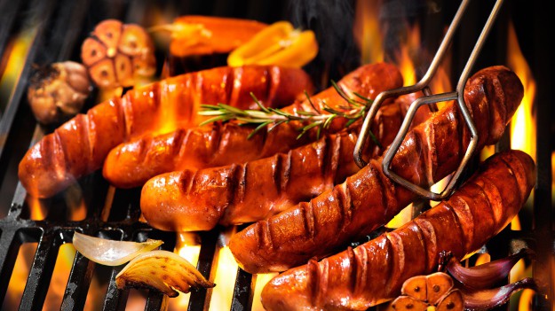 RMF Extra: Majówka 2019. Kiełbaski piwne z grilla. Wypróbuj ten przepis w majówkę!