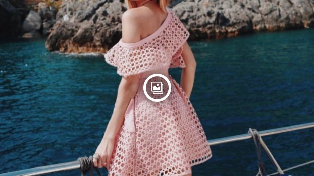 RMF Extra: Khloe Kardashian na baby shower w sukiencie Małgorzaty Rozenek i Natalii Siwiec. Wygląda od ich lepiej?