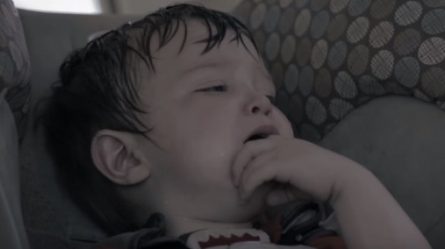 RMF Extra: To dzieje się z dzieckiem zostawionym w nagrzanym aucie. Udostępnij ku przestrodze!