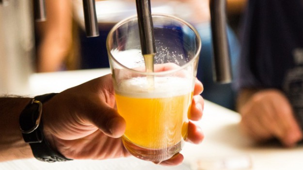 RMF Extra: Zmiany w prawie: Zakaz reklamowania piwa w telewizji między 20:00 a 23:00?!