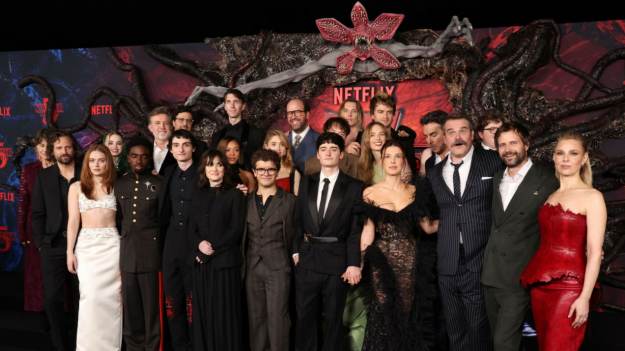 RMF Extra: Gwiazda „Stranger Things” o zmaganiach z nowotworem. Rola w finałowym sezonie mogła zapewnić jej ubezpieczenie zdrowotne