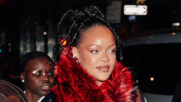 Rihanna z córką na okładce magazynu. Mała Rocki..