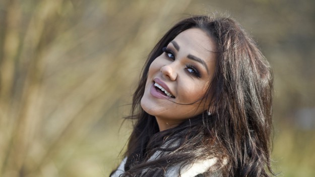 RMF Extra: Sylwia Bomba na wysokościach. Niesforny wiatr podwiewa jej sukienkę. "Bombowa"” [FOTO] 