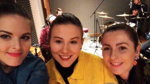 RMF Extra: Rozpoznacie te śląskie covery popularnych singli? Zespół Frele w Poplista Plus Live Sessions!